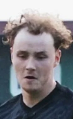 Benjamin vor dem Haarsystem