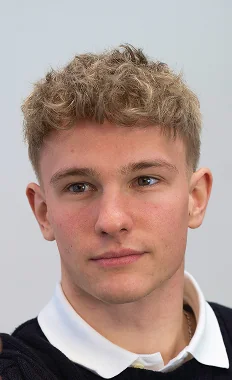 Simon mit seinem O.C. Haarsystem